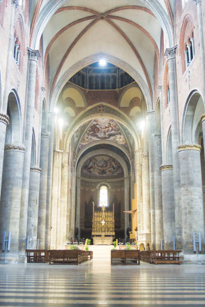 istock Italian Church Interior 1396122211