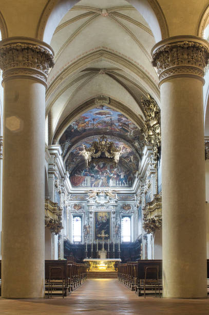 istock Italian Church Interior 1396122213
