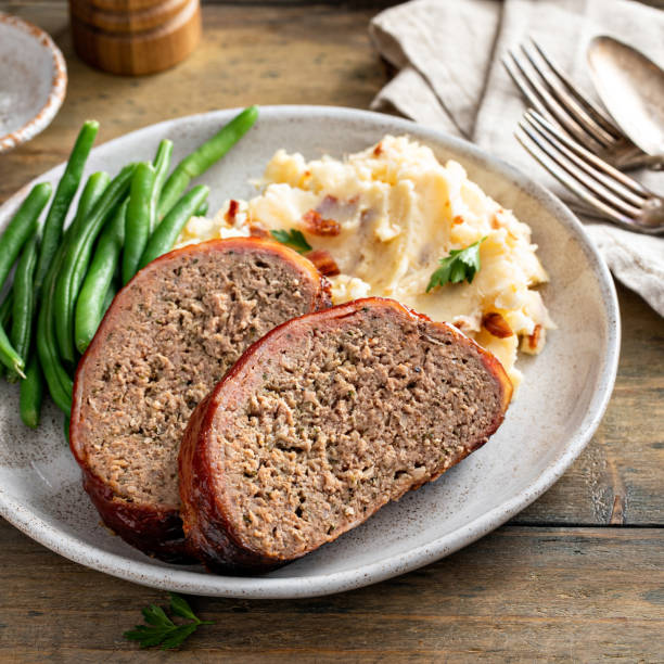 istock Meatloaf with mashed potatoes and green beans 1396261728