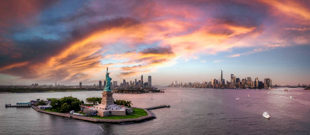 istock Statue of Liberty 1396290759