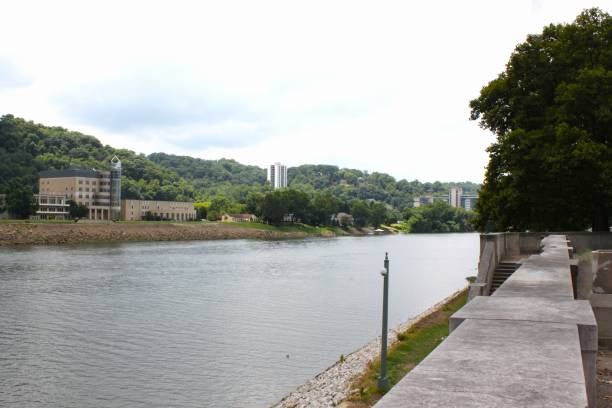 istock Kanawha River in Charleston, West Virginia 1396301585