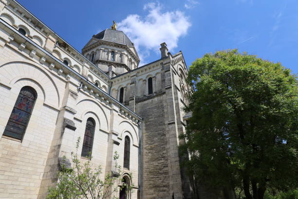 istock Chateauroux - Eglise Notre Dame 1396333444