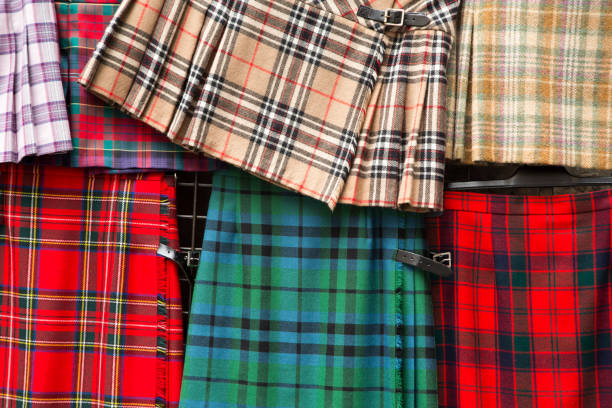 detalle de los kilts de tartán - falda escocesa fotografías e imágenes de stock