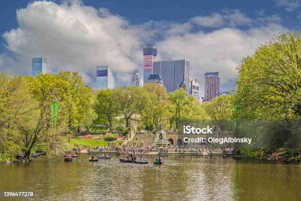 Central Park With Bethesda Terrace Fountain And The Lake New York Usa Stock Photo - Download Image Now