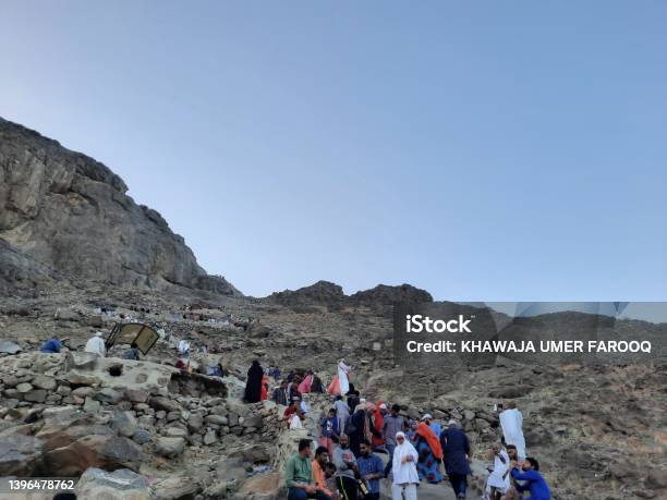 Photo libre de droit de Mont Al Noor Grotte De Hira Makkah banque d'images et plus d'images libres de droit de Grotte de Hira - Grotte de Hira, Montagne, Arabie Saoudite