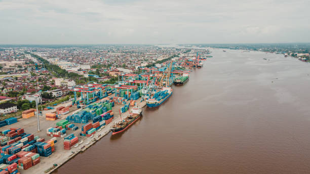 istock Activities At The Container Port 1396494250