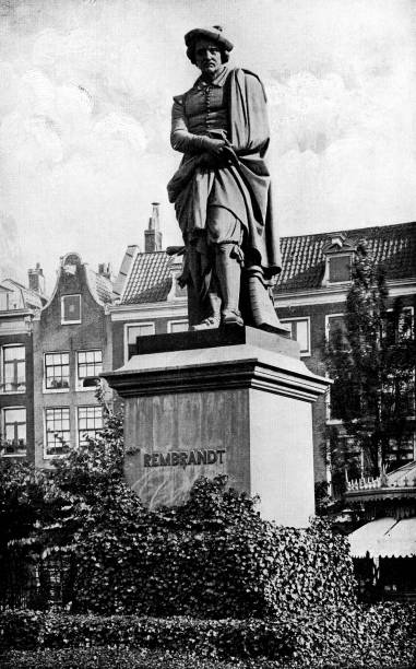 statue von rembrandt von scultptor louis royer, am rembrandtplein in amsterdam, niederlande - 19. jahrhundert - rembrandt stock-grafiken, -clipart, -cartoons und -symbole