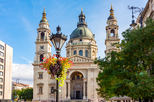 St. Stephen's basilica in Budapest, Hungary (translation \
