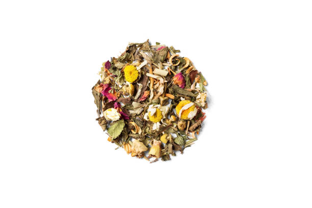 chá de ervas de folhas soltas isolado em branco - chamomile herbal tea chamomile plant tea - fotografias e filmes do acervo