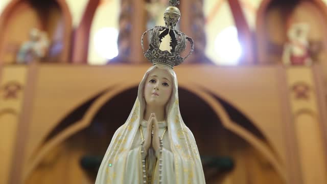 Statue of the image of Our Lady of Fatima