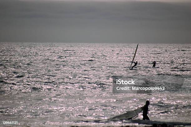 Fim De Uma Longa Dias Divertido - Fotografias de stock e mais imagens de Ao Ar Livre - Ao Ar Livre, Atividade, Atividade Recreativa