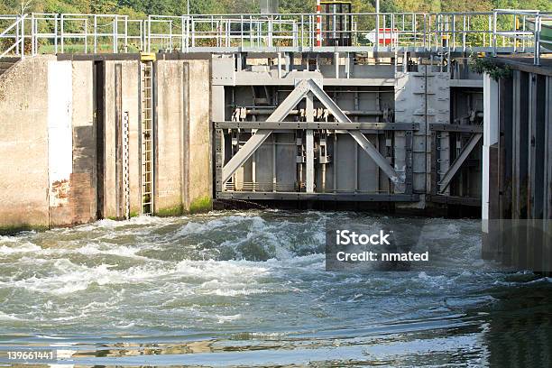 Bloquear Gates No Stadtbredimus Luxemburgo 2 - Fotografias de stock e mais imagens de Alemanha - Alemanha, Ao Ar Livre, Barragem - Queda de Água