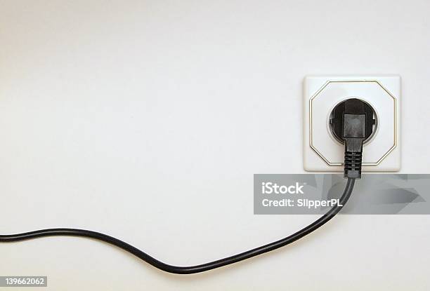 Elektrycznego Gniazda Ściennego - zdjęcia stockowe i więcej obrazów Biały - Biały, Drut, Elektryczność