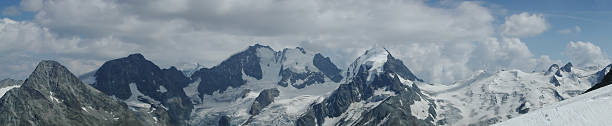 ベルニナパノラマ（スイス） - engadine graubunden canton piz bernina corvatsch ストックフォトと画像