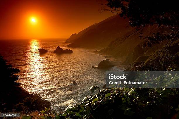 Zachód Słońca Na Plaży - zdjęcia stockowe i więcej obrazów Bez ludzi - Bez ludzi, Big Sur, Central California