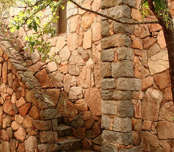 passos para uma igreja belltower - stacking stone rock full imagens e fotografias de stock