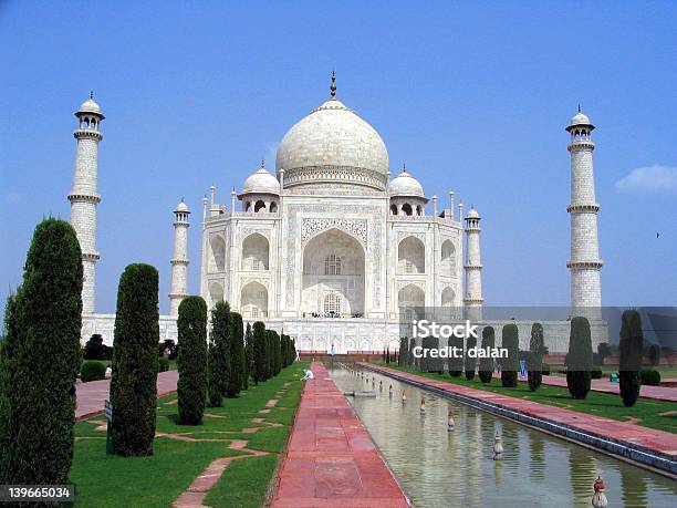 Taj Mahalindia - Fotografie stock e altre immagini di Amore - Amore, Asia, Cielo