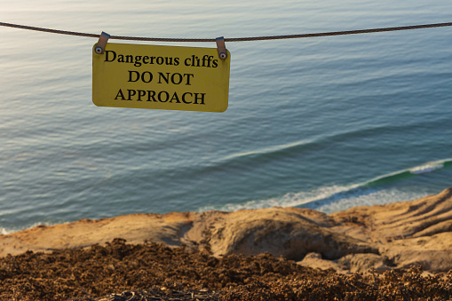 Along the southern California cliffs there are steep well-signed drops that are dangerous for walkers.