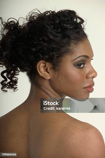 Foto de Linda Mulher Negra e mais fotos de stock de 20 Anos - 20 Anos, Adulto, Afro-americano