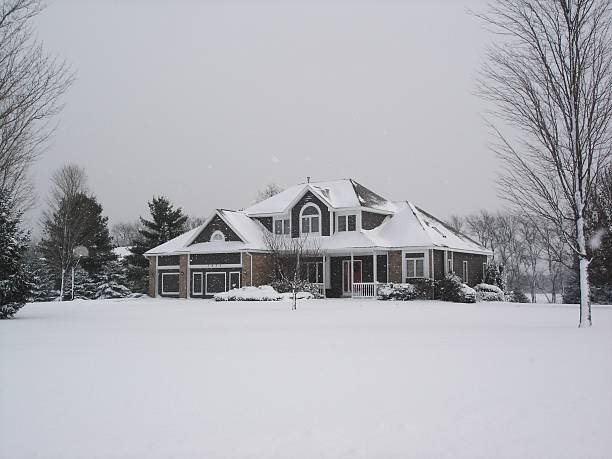 istock House in the snow 139667264