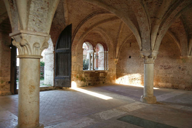 abadia de san galgano. província de siena, toscana, itália - san galgano - fotografias e filmes do acervo