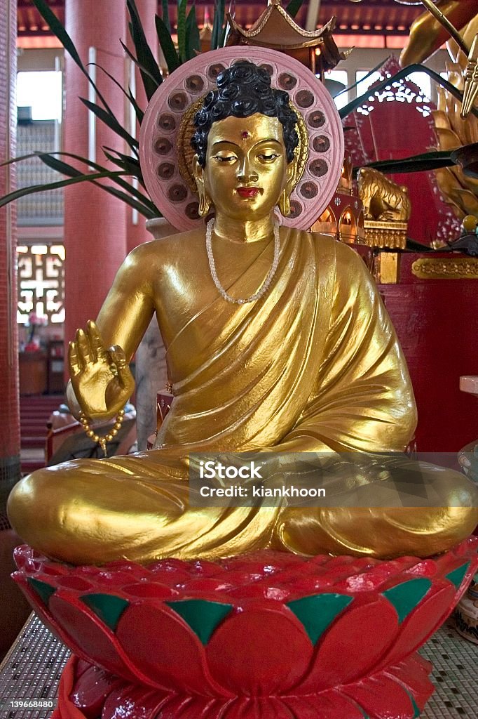 Statua di Buddha dorato - Foto stock royalty-free di Asia