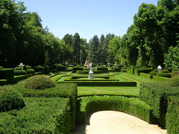istock Spanish royal garden 139668491