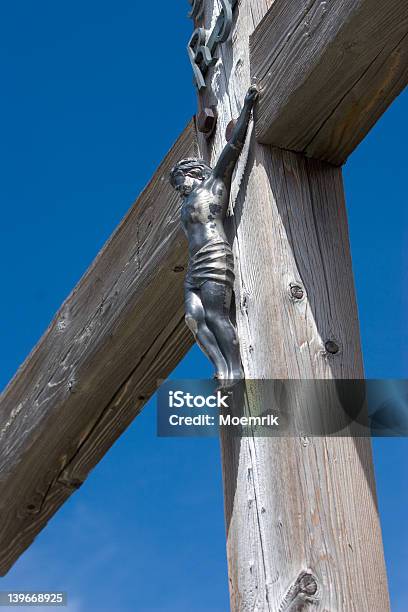 Cruz - Fotografias de stock e mais imagens de Amor - Amor, Cristianismo, Crucificação