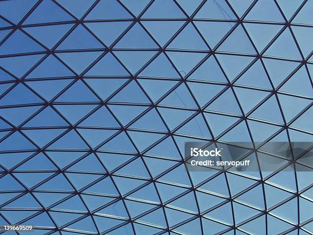 Foto de Triângulo Janelas e mais fotos de stock de Arquitetura - Arquitetura, Azul, Aço