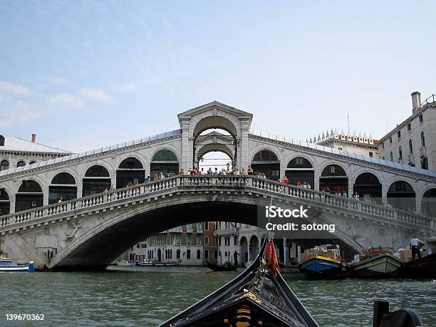 Мост Риальто Венеция — стоковые фотографии и другие картинки Величественный - Величественный, Венеция - Италия, Вода