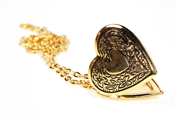 coração porta-retrato - gold jewelry necklace locket imagens e fotografias de stock