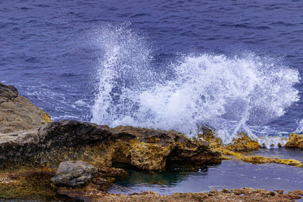 istock Wellen im Meer 1396718784