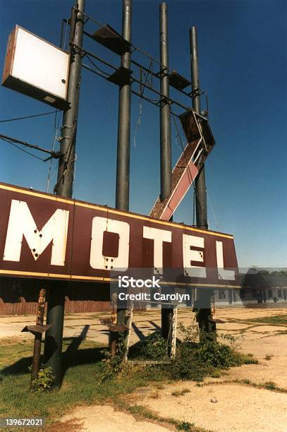 Heruntergekommene Viertel Motel Sign On Route 66 Stockfoto und mehr Bilder von Fotografie - Fotografie, Heruntergekommen, Hotel