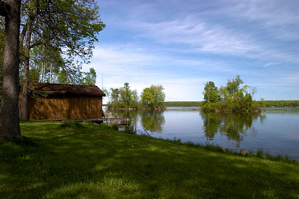 istock Cottage Kawartha Lake 139672042