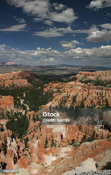 Bryce Canyon Foto de stock y más banco de imágenes de Aire libre - Aire libre, Ajardinado, Bryce Canyon