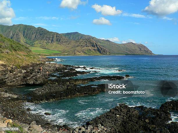 Foto de By The Seahavaícosta Oeste De Oahu e mais fotos de stock de Azul - Azul, Colina, Cultura do Havaí