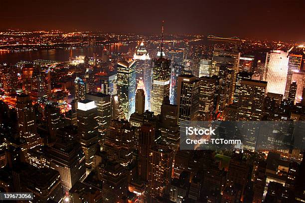 New York City Bei Nacht 2 Nyc Stockfoto und mehr Bilder von Glamour - Glamour, Manhattan, Ansicht aus erhöhter Perspektive