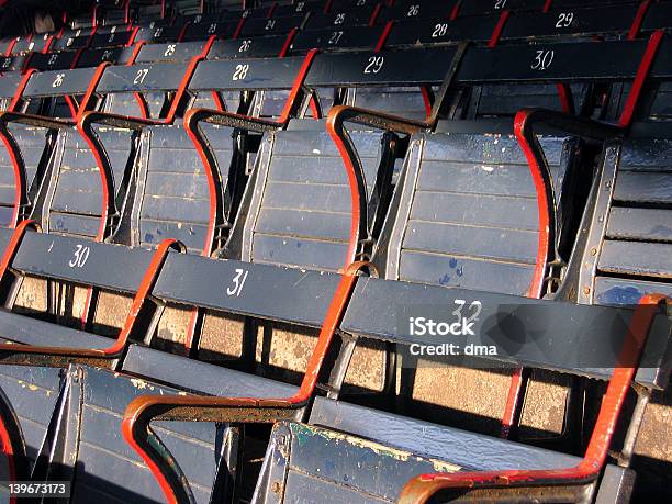 Foto de Ballpark Assentos De e mais fotos de stock de Estádio Fenway Park - Estádio Fenway Park, Boston - Massachusetts, Arquibancada