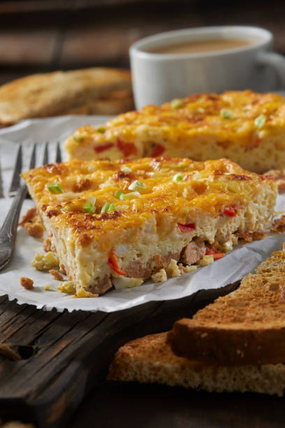istock Crustless Sausage and Peppers Omelet 1396735127