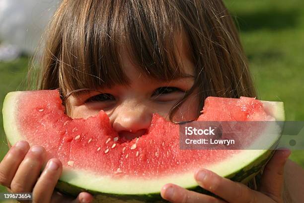 Photo libre de droit de Melon Appréciant banque d'images et plus d'images libres de droit de Aliment en portion - Aliment en portion, Avoir faim, De grande taille