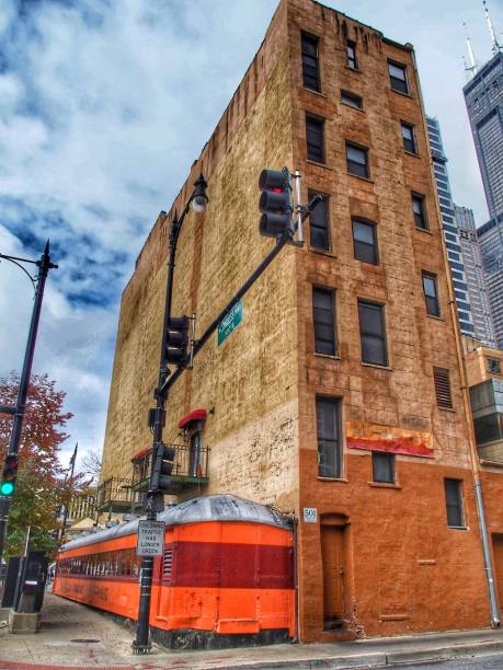 istock Chicago streets and old diner beside a building 1396741784