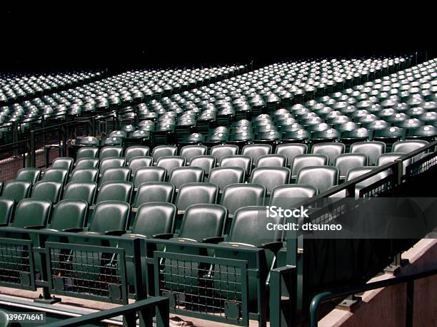 Vacío Licencias En Una Distancia De Un Día De Juegos Foto de stock y más banco de imágenes de Asiento