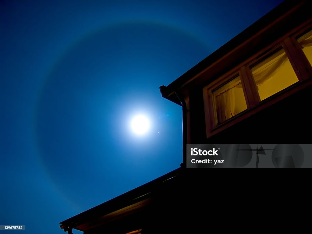 Lua Halo - Foto de stock de Casa royalty-free