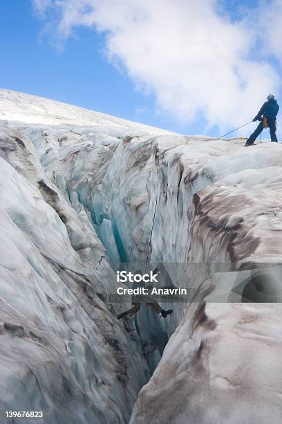 Glacier Неотложной Терапии — стоковые фотографии и другие картинки Расселина - Расселина, Альпинизм, Спасательная операция