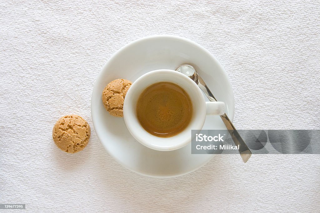 Expreso con dos biscotti - Foto de stock de Actividad de fin de semana libre de derechos