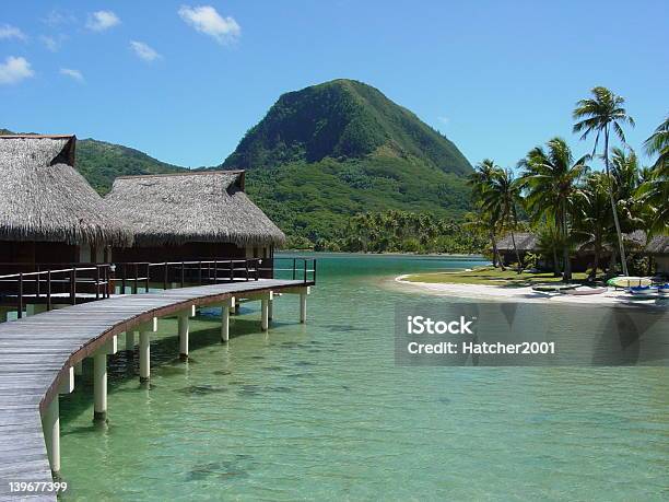 Resort - Fotografie stock e altre immagini di Isola di Huahine - Isola di Huahine, Laguna, Albergo