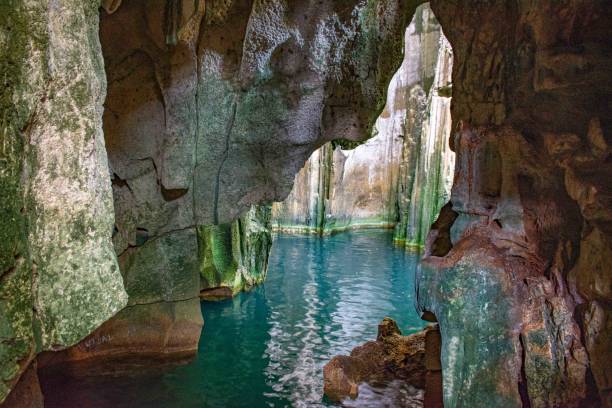 Sawa-i-Lau Caves The Sawa-i-Lau caves are a series of limestone caverns. The cave is located in the Yasawa group of island. fiji stock pictures, royalty-free photos & images