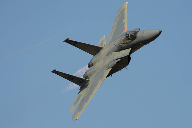 f - 15 afterburner fly-in - fighter plane jet military airplane afterburner foto e immagini stock