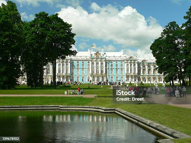 Palácio Do Katherin - Fotografias de stock e mais imagens de Pushkin - São Petersburgo - Pushkin - São Petersburgo, Admirar a Vista, Ajardinado