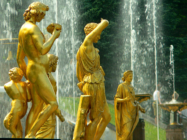 istock Fountain in Petrodvorets (Peterhof) 139678339